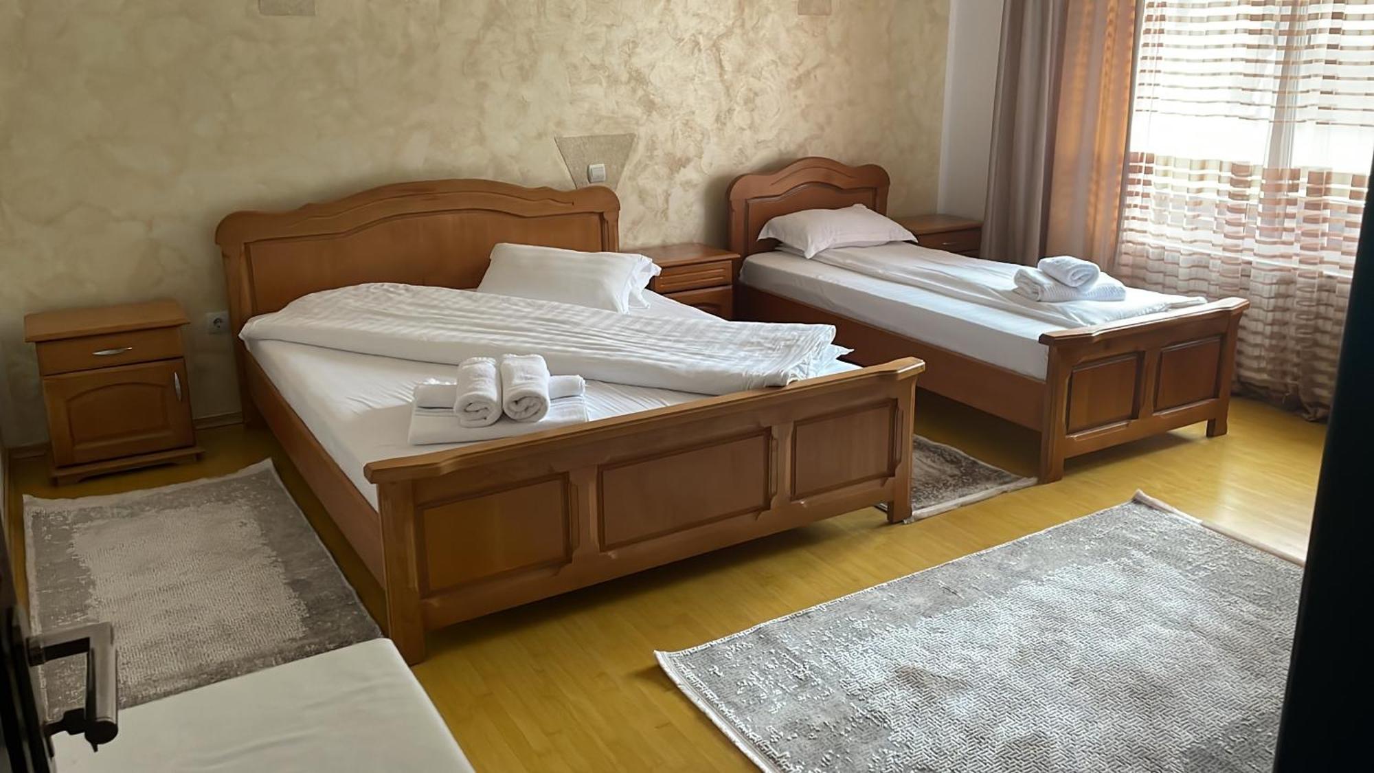 Hotel Casa Voroneț Extérieur photo