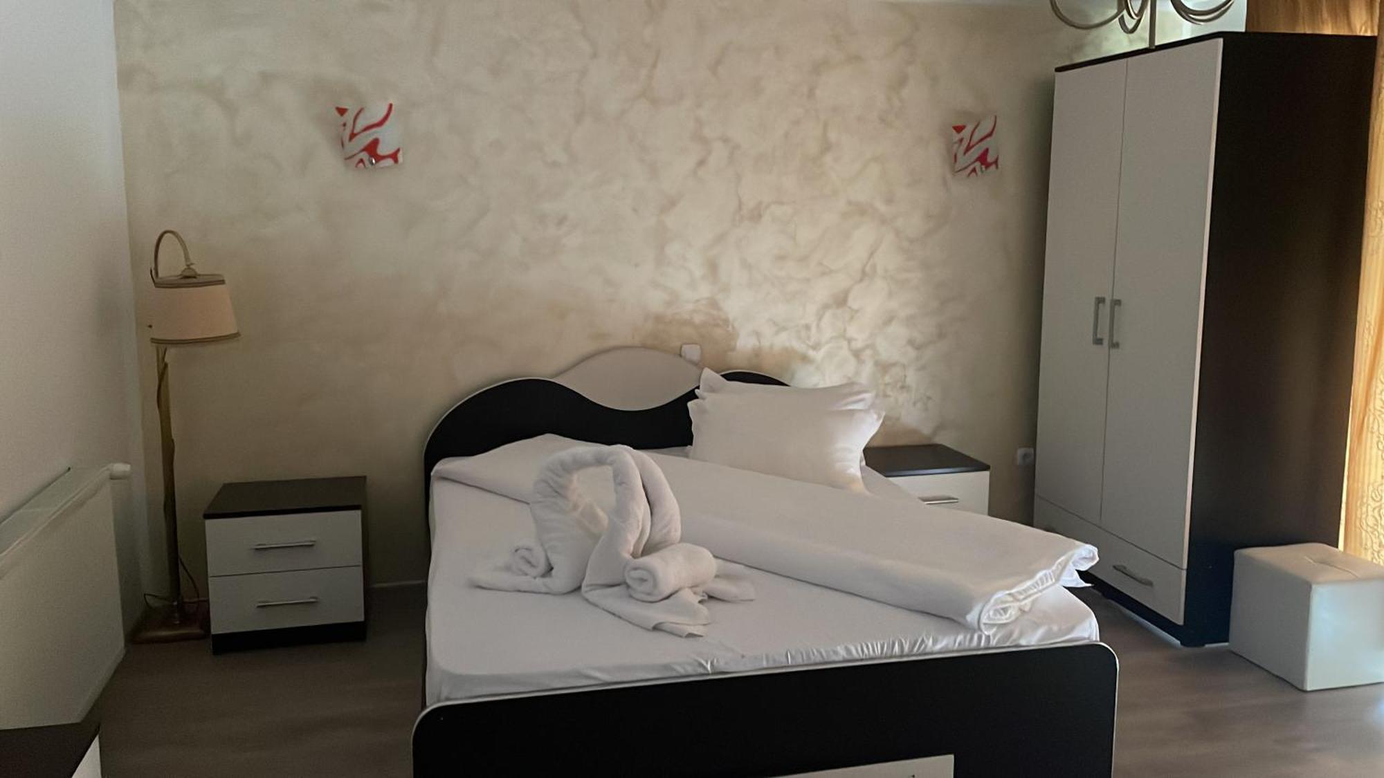 Hotel Casa Voroneț Extérieur photo