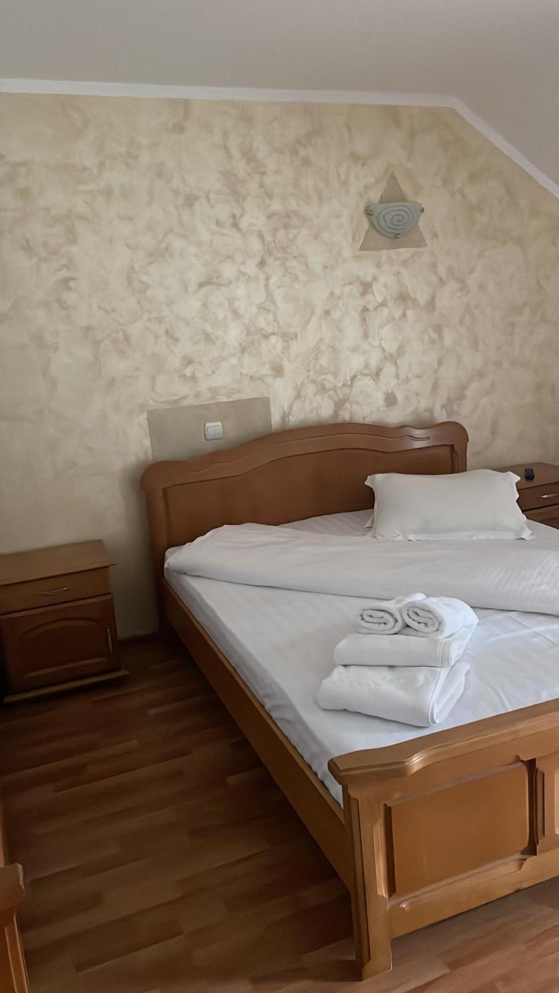 Hotel Casa Voroneț Extérieur photo