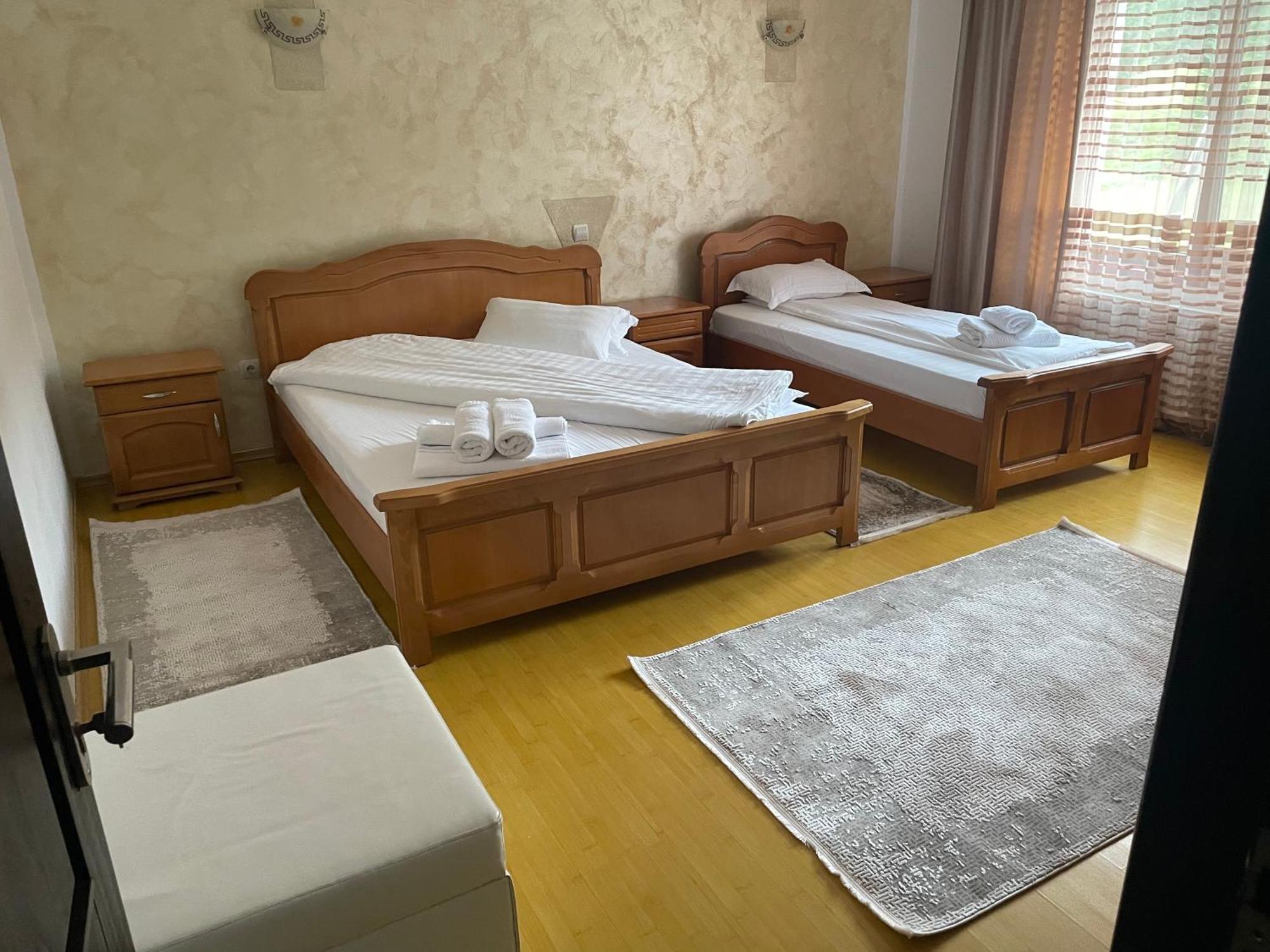 Hotel Casa Voroneț Extérieur photo
