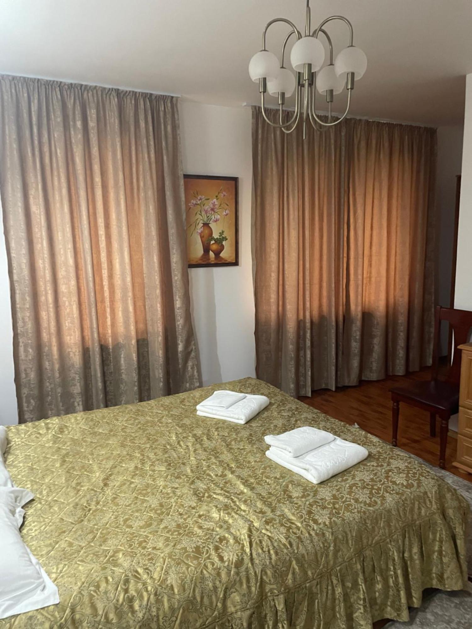 Hotel Casa Voroneț Extérieur photo